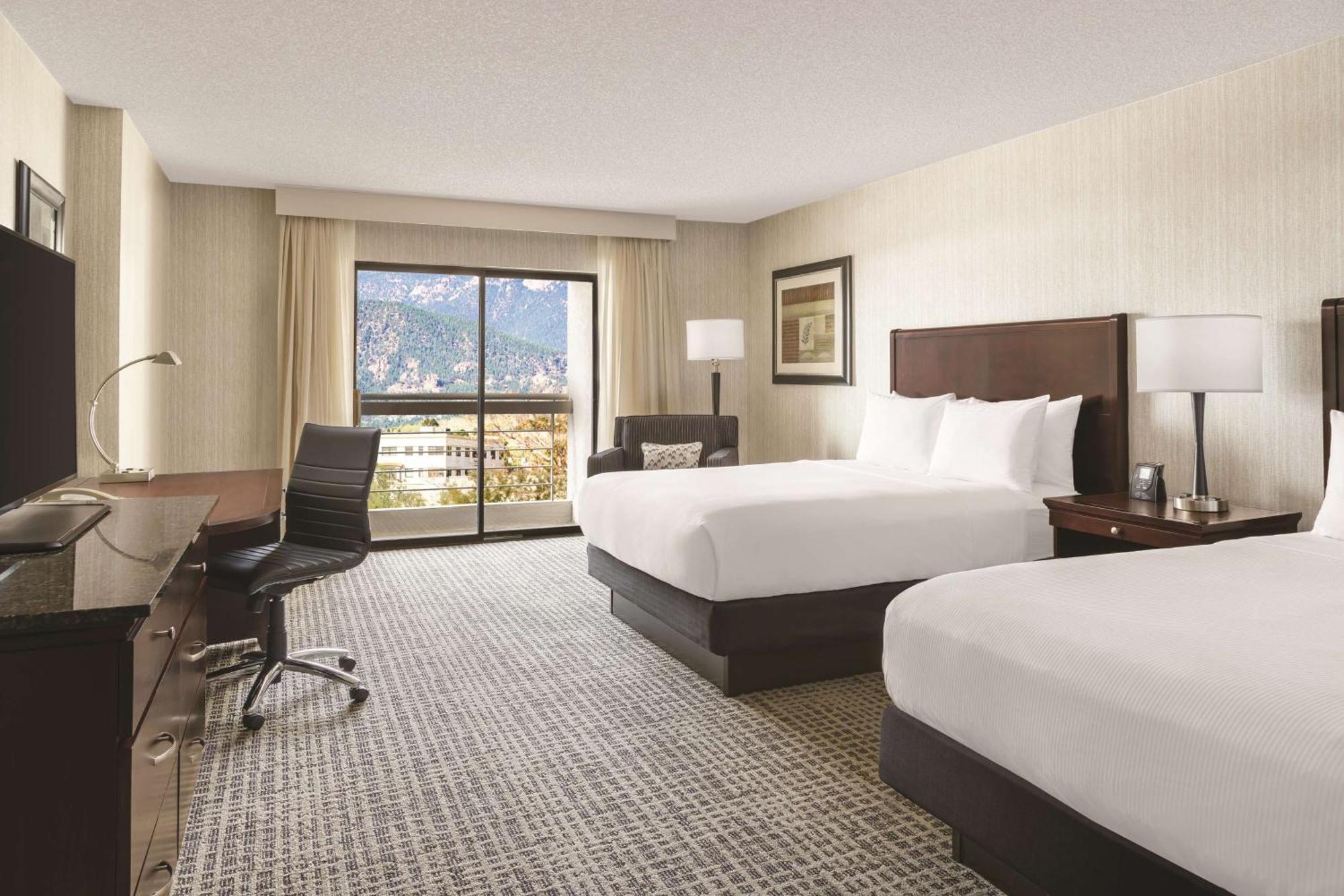 Hotel Doubletree By Hilton Colorado Springs Zewnętrze zdjęcie
